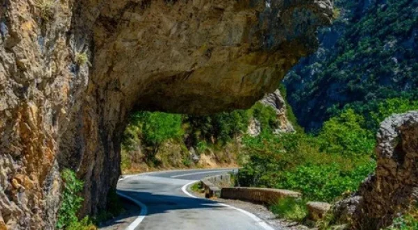 Route 82 / Langada pass