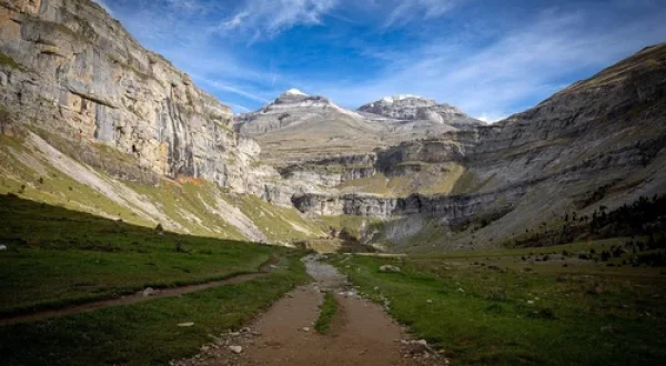 mountains-7733597_1280